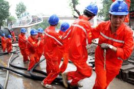 戰(zhàn)高溫、斗酷暑”服務(wù)政府重點(diǎn)民生工程建設(shè)