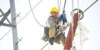 揚(yáng)州供電：高空作業(yè)換<font color=