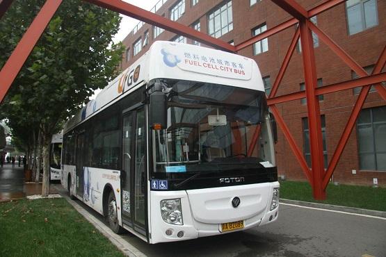 四川自主研發(fā)氫燃料客車(chē)下線 配套建有加氫站