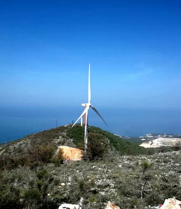 上海電力首個歐洲風(fēng)電項目圓滿完成第一臺風(fēng)機吊裝