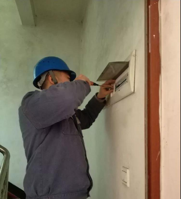 獨居老人用電3173度，家里用電異常該怎么辦？