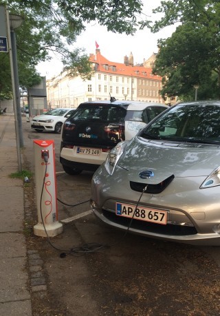 無線充電革命正悄悄萌芽 充電樁能否保其身？