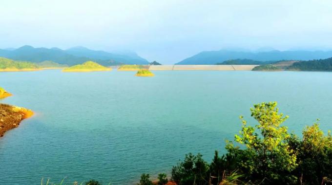 廣東惠州抽水蓄能電站（建成）  惠州抽水蓄能電站位于廣東省惠州市博羅縣，是廣東省內(nèi)興建的第二座大型抽水蓄能電站，是“西電東送”的必要配套工程。