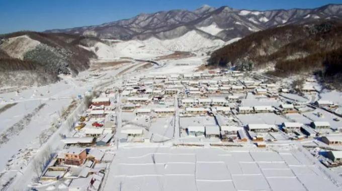 遼寧清原抽水蓄能電站（在建）  遼寧清原抽水蓄能電站是目前國內(nèi)抽水蓄能行業(yè)第一大EPC項(xiàng)目，被列入新一輪東北振興139個(gè)重點(diǎn)項(xiàng)目。
