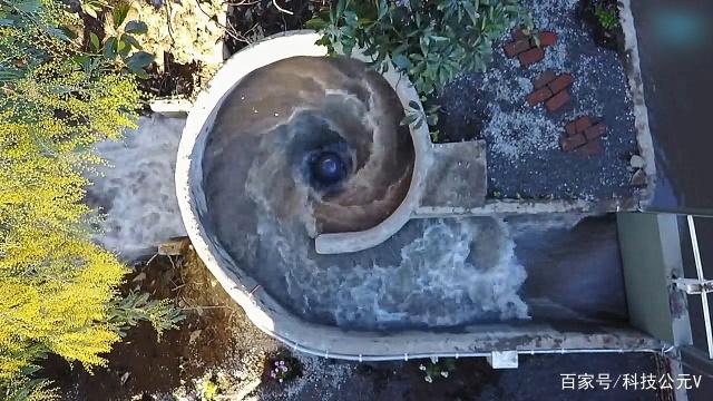 小型發(fā)電機，放到河里就有免費的電，一天產的電夠60戶人家用