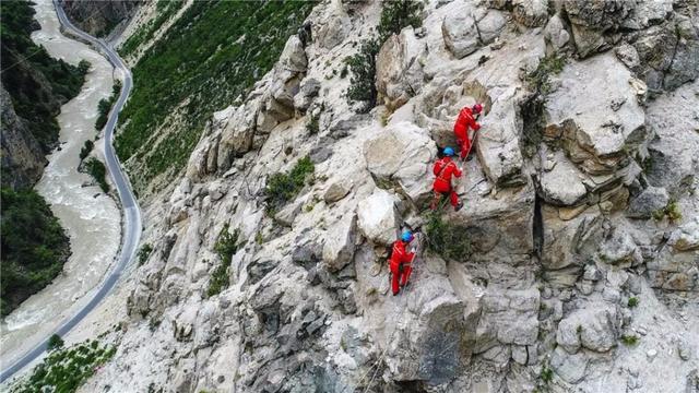 極限挑戰(zhàn)！這條“電力天路”正式投入運(yùn)營