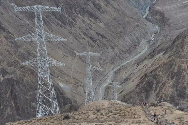 極限挑戰(zhàn)！這條“電力天路”正式投入運(yùn)營