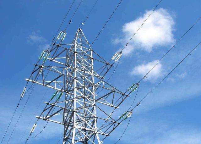 為什么高壓電線沒有絕緣外皮，雨天也不會出現(xiàn)電力故障呢？